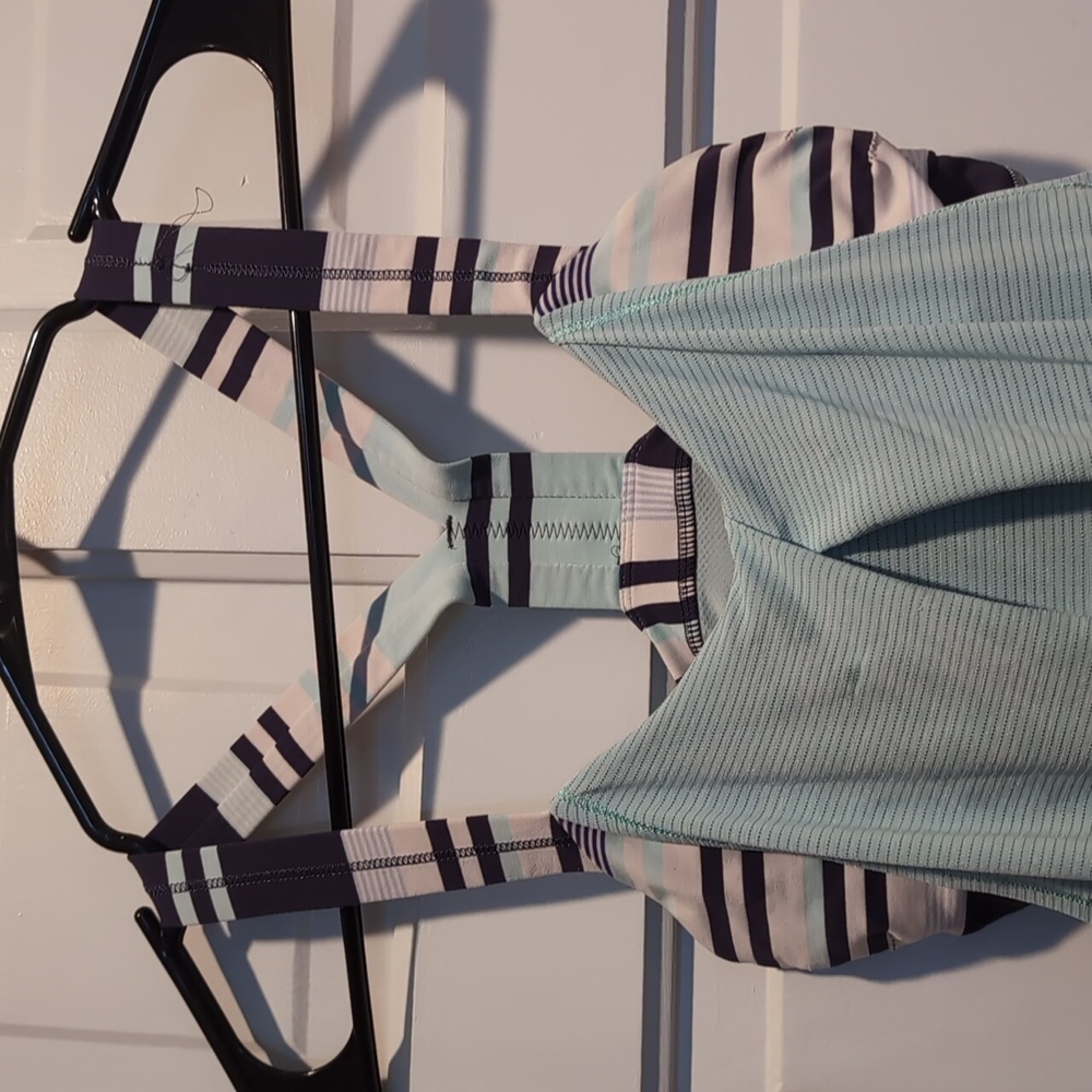 Lululemon Racerback Built In Bra Tank - Picture 3 of 8